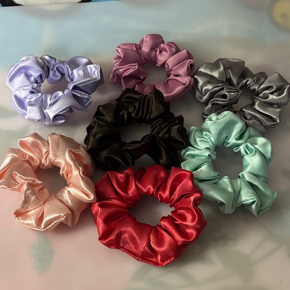 Silky Satin Hair Scrunchies Gift Set - Multicolor